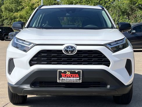 Used 2025 Toyota RAV4 LE AWD/4WD image 7