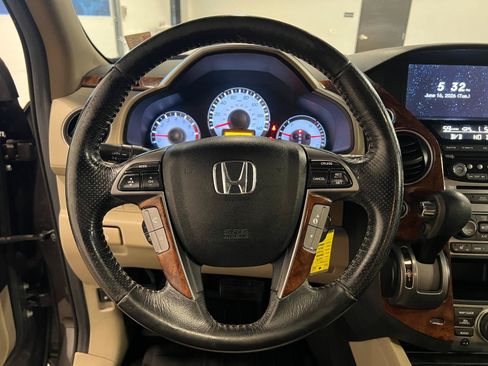 Used 2012 Honda Pilot Touring image 11