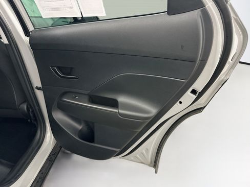 Used 2025 Hyundai Kona SEL AWD/4WD image 31