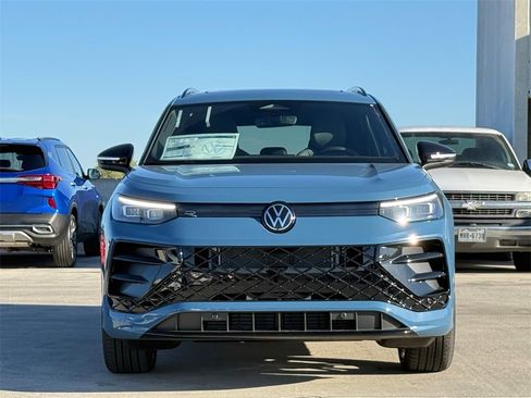 New 2026 Volkswagen Tiguan SE R-Line image 6