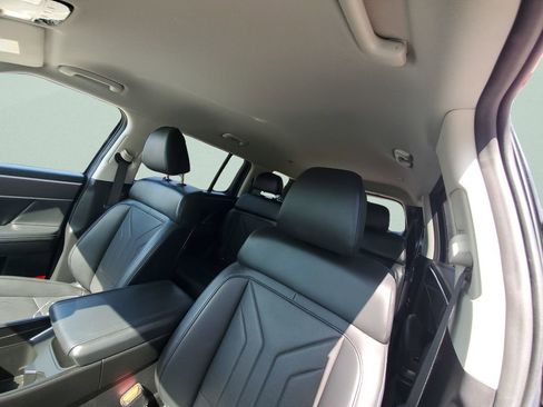 Used 2025 Hyundai Santa Fe SEL FWD image 17