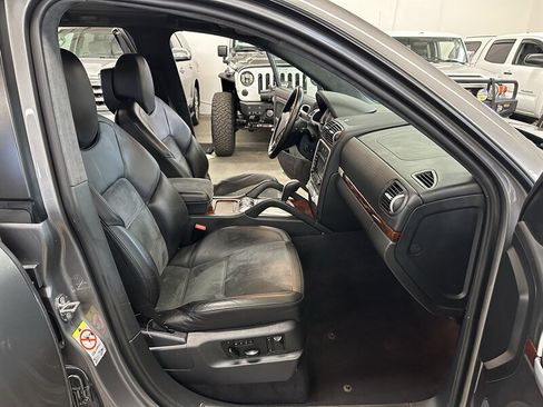 Used 2009 Porsche Cayenne GTS AWD/4WD image 13