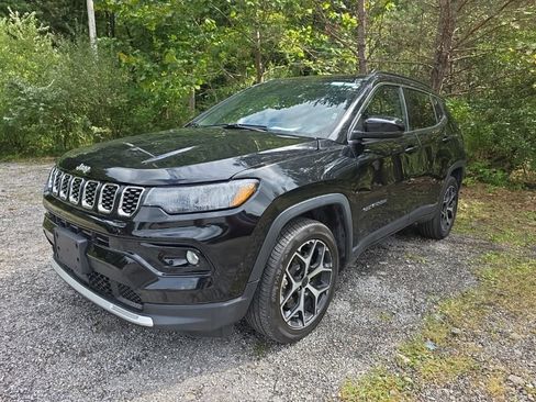 Used 2025 Jeep Compass Limited AWD/4WD image 3