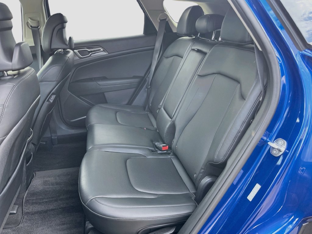 Used 2025 Kia Sportage EX w/ Premium Package FWD image 25