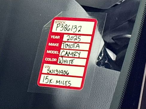 Used 2025 Toyota Camry SE image 24
