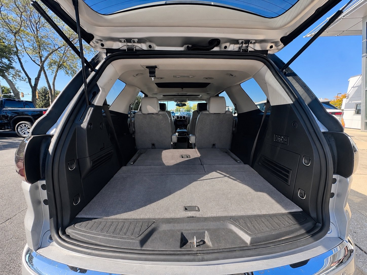 Used 2012 GMC Acadia Denali FWD image 14