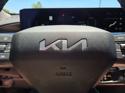 Certified 2024 Kia EV9 Light Long Range RWD image 25