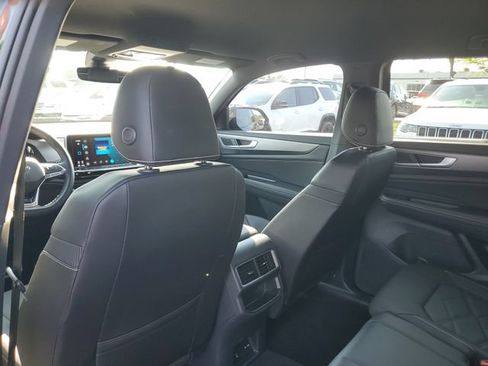 Used 2025 Volkswagen Atlas Cross Sport SE AWD/4WD image 10