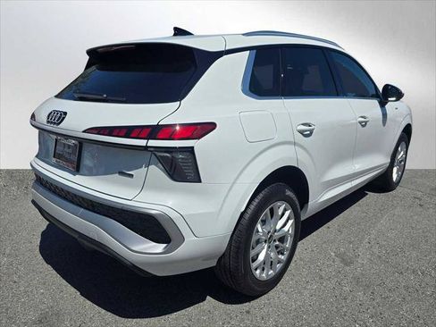 New 2026 Audi Q3 quattro 2.0T AWD/4WD image 3