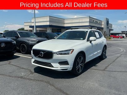 Used 2019 Volvo XC60 T5 Momentum w/ Premium Package