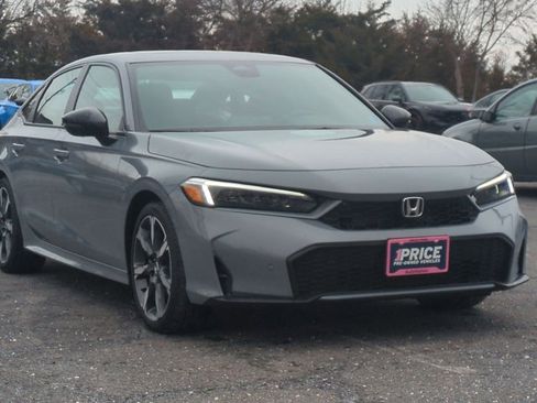 Used 2025 Honda Civic Sport Touring image 3