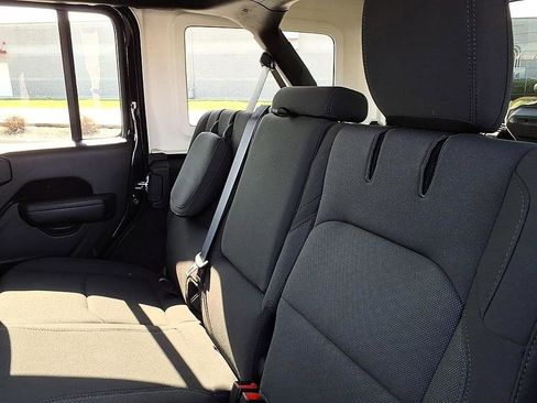 Used 2023 Jeep Wrangler Unlimited w/ Cold Weather Group image 20