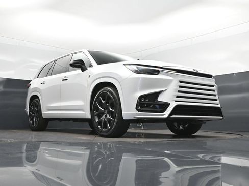 New 2026 Lexus TX 500h AWD image 43
