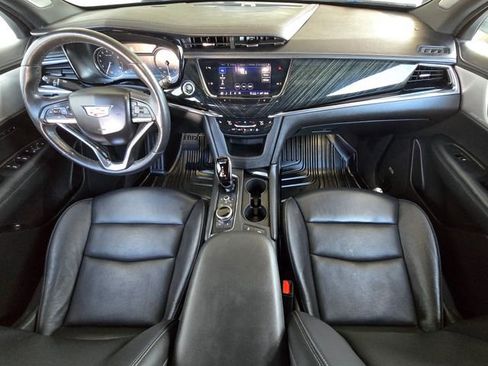 Used 2022 Cadillac XT6 Premium Luxury FWD image 9