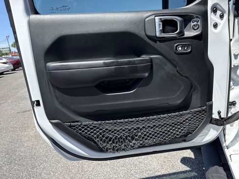 Used 2019 Jeep Wrangler Sport AWD/4WD image 12
