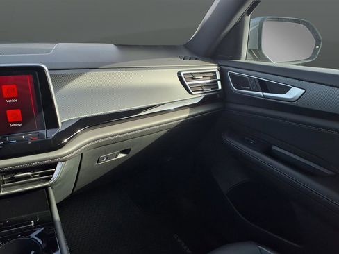 Used 2024 Volkswagen Atlas Cross Sport SEL Premium R-Line image 21