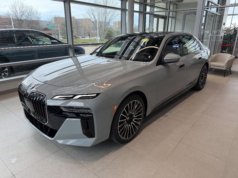 New 2026 BMW 740i xDrive AWD/4WD image 3