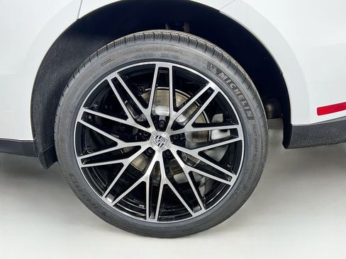 New 2026 Porsche Macan image 33