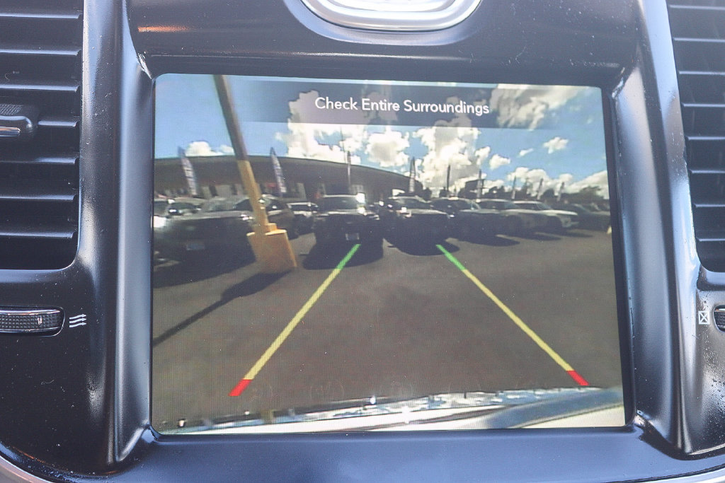 Used 2021 Chrysler 300 Touring L AWD/4WD image 28