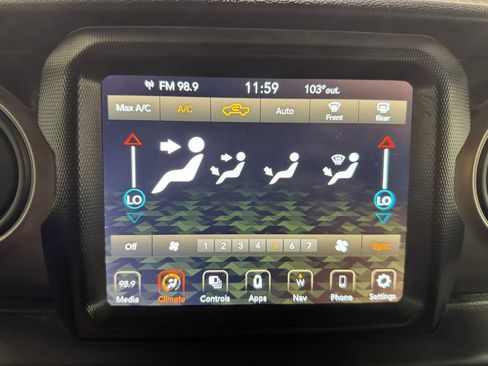 Used 2023 Jeep Gladiator Sport AWD/4WD image 30