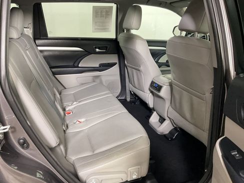 Used 2014 Toyota Highlander XLE image 26