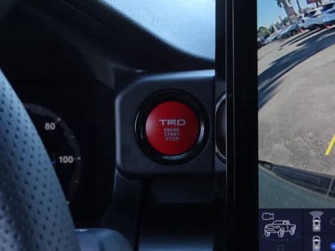 Used 2025 Toyota Tacoma TRD Sport image 30