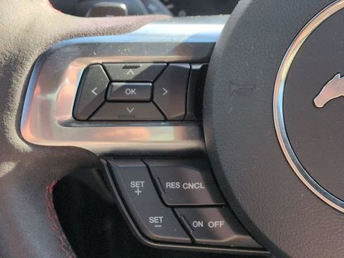 Used 2016 Ford Mustang Premium image 22