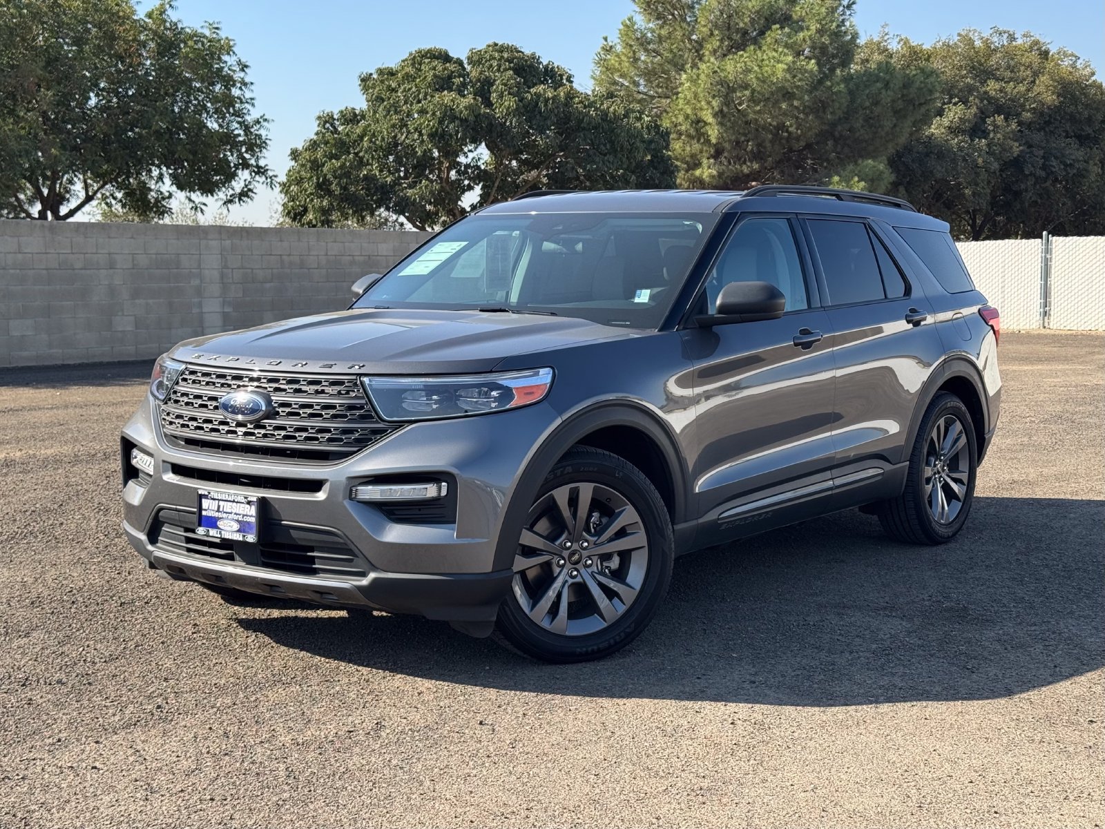 Certified 2021 Ford Explorer XLT w/ Equipment Group 202A RWD image 9