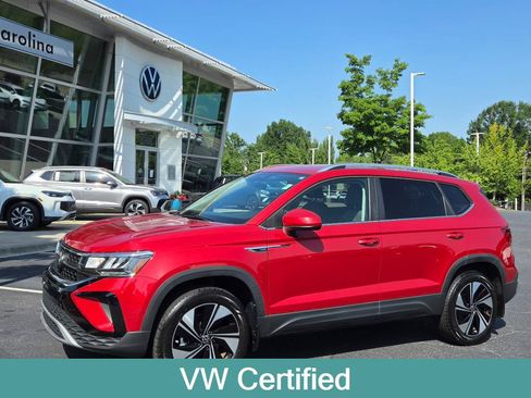 Certified 2024 Volkswagen Taos SE AWD/4WD image 1