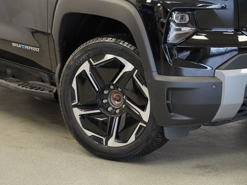 New 2026 Chevrolet Silverado EV LT AWD/4WD image 9