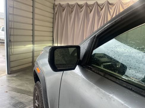 Used 2023 GMC Canyon Elevation image 8