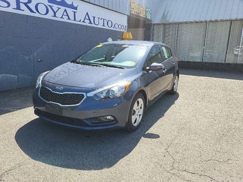 Used 2016 Kia Forte LX FWD image 2