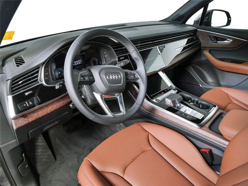 Used 2026 Audi Q7 3.0T Premium Plus w/ Premium Plus Package AWD/4WD image 4