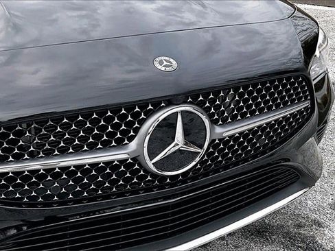 Certified 2025 Mercedes-Benz CLA 250 4MATIC image 36