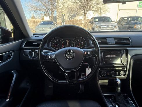 Used 2018 Volkswagen Passat 2.0T R-Line image 23