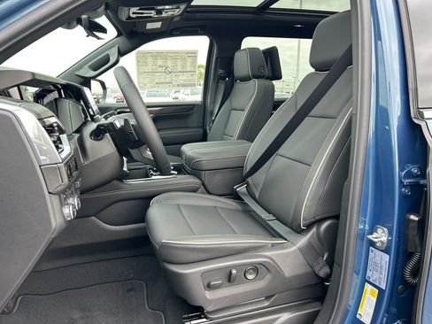 New 2026 GMC Yukon XL Elevation w/ Elevation Premium Package AWD/4WD image 16