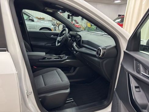 Used 2025 Chevrolet Equinox LT w/ Safety and Technology Package AWD/4WD image 13