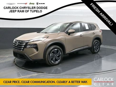 Used 2025 Nissan Rogue SV image 7