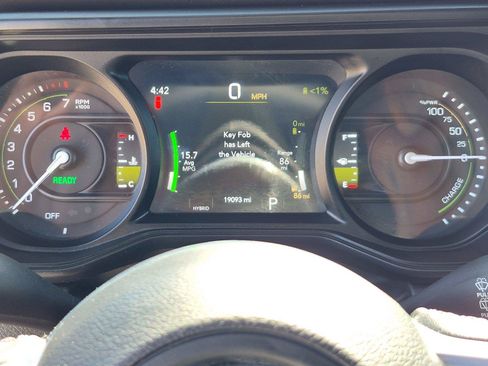 Certified 2025 Jeep Wrangler Unlimited Sahara w/ Safety Group AWD/4WD image 26