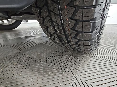 Used 2022 GMC Sierra 1500 SLT w/ SLT Premium Plus Package image 46