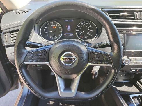 Used 2018 Nissan Rogue S FWD image 14
