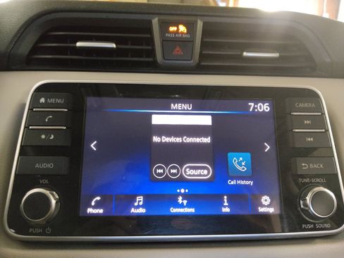 Used 2021 Nissan Versa SV FWD image 25
