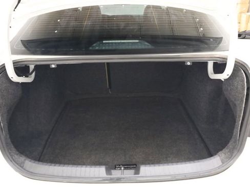 Used 2021 Volkswagen Jetta SE w/ SE Cold Weather Package image 23