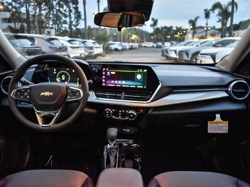 New 2026 Chevrolet Trax LT w/ Driver Confidence Package image 12