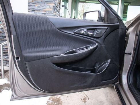 Used 2024 Chevrolet Malibu LT FWD image 9