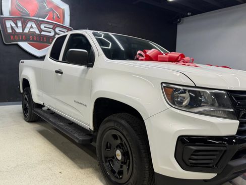 Used 2022 Chevrolet Colorado W/T w/ WT Convenience Package AWD/4WD image 5