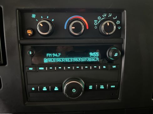 Used 2025 Chevrolet Express 3500 LT w/ LT Preferred Equipment Group RWD image 19