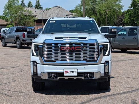 New 2026 GMC Sierra 3500 Denali w/ Denali Reserve Package AWD/4WD image 2