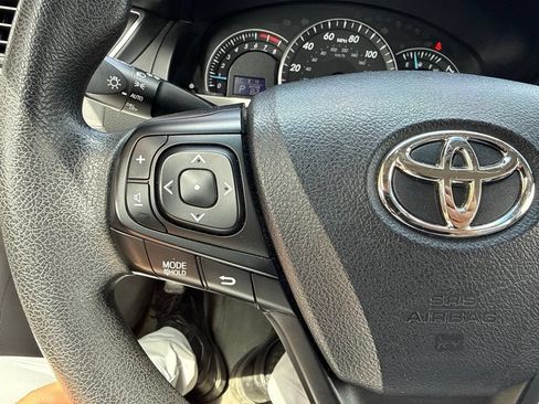 Used 2015 Toyota Camry LE FWD image 18