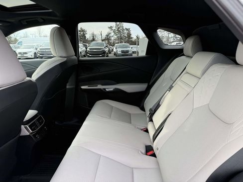 Used 2023 Lexus RX 350 Premium image 17